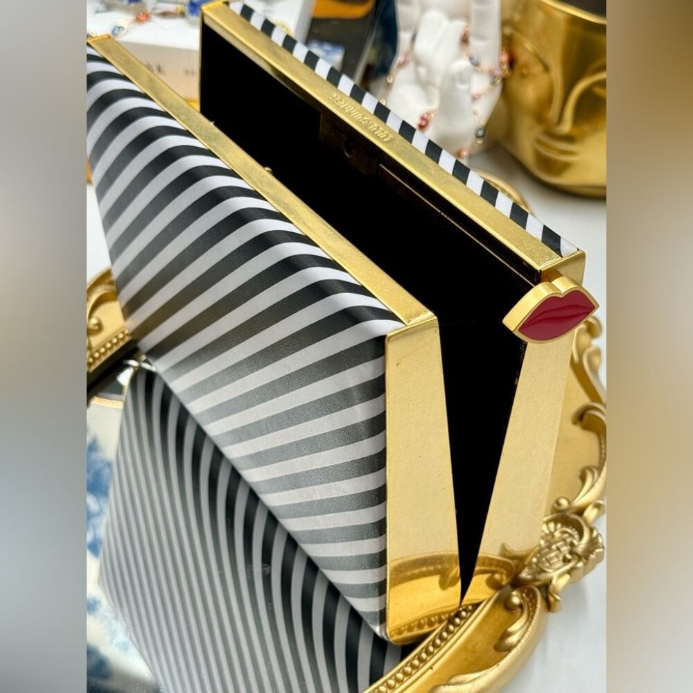 🆕 LULU GUINNESS 🧿 Karlie Leather Striped Clutch with Lip Closure, Black/White